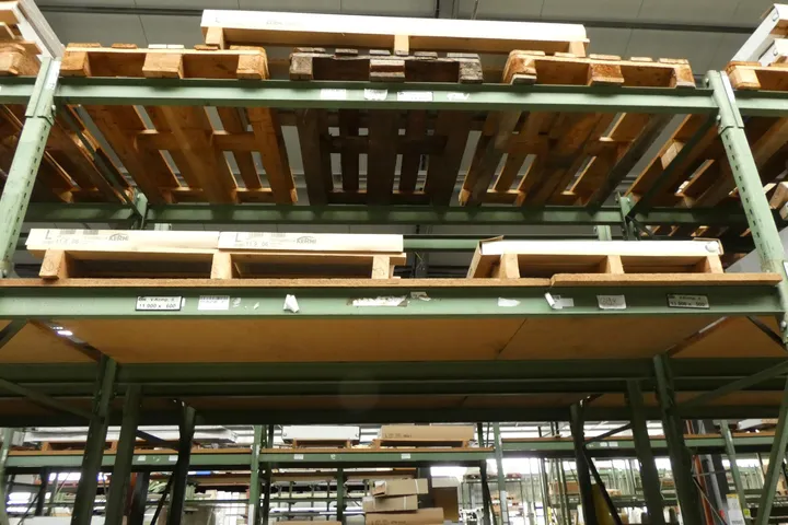 Kermi - Heizk. Therm X2 Profil-V Typ 11, BH 900, BL 600 mm, weiß, AG links Umfang: 2x Palette mit Inhalt, Ebene 3